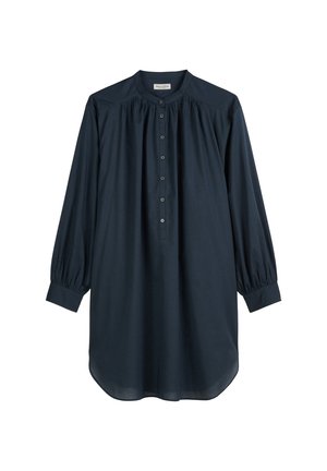 Chemise bleu marine à boutonner avec des manches longues et froncées, et un col rond. Tissu doux avec une coupe décontractée, comportant une patte de boutonnage à l'avant et un ourlet arrondi.