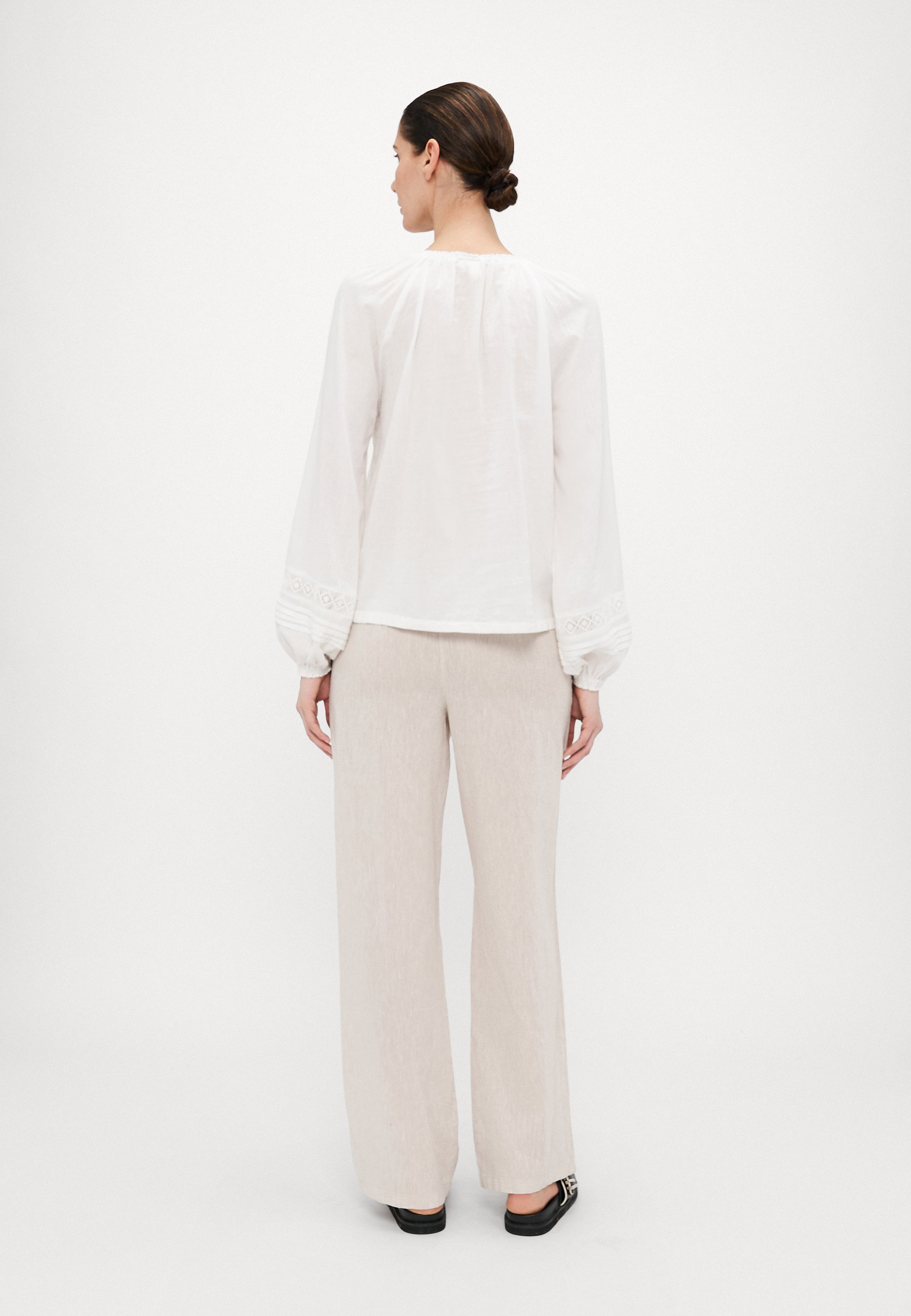 ONLY Tall ONLPOVLA LIFE V NECK BUTTON - Blouse - cloud