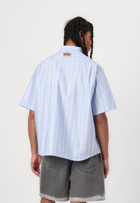 Pal Sporting Goods CLUB HOUSE MEMBERS - Košeľa - striped blue