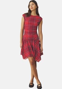 Next SHORT SLEEVE - Päevakleit - red check