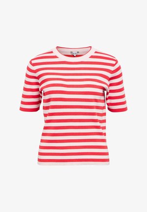 Haut en maille à manches courtes avec des rayures horizontales rouges et rose clair et un col rond.