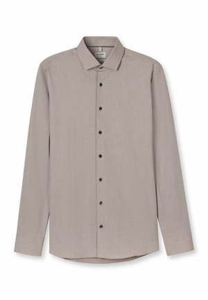 Langärmliges, hellbraunes Hemd mit strukturiertem Muster, Button-Down-Kragen und dunklen Knöpfen entlang der Vorderseite. Der Saum ist leicht abgerundet.