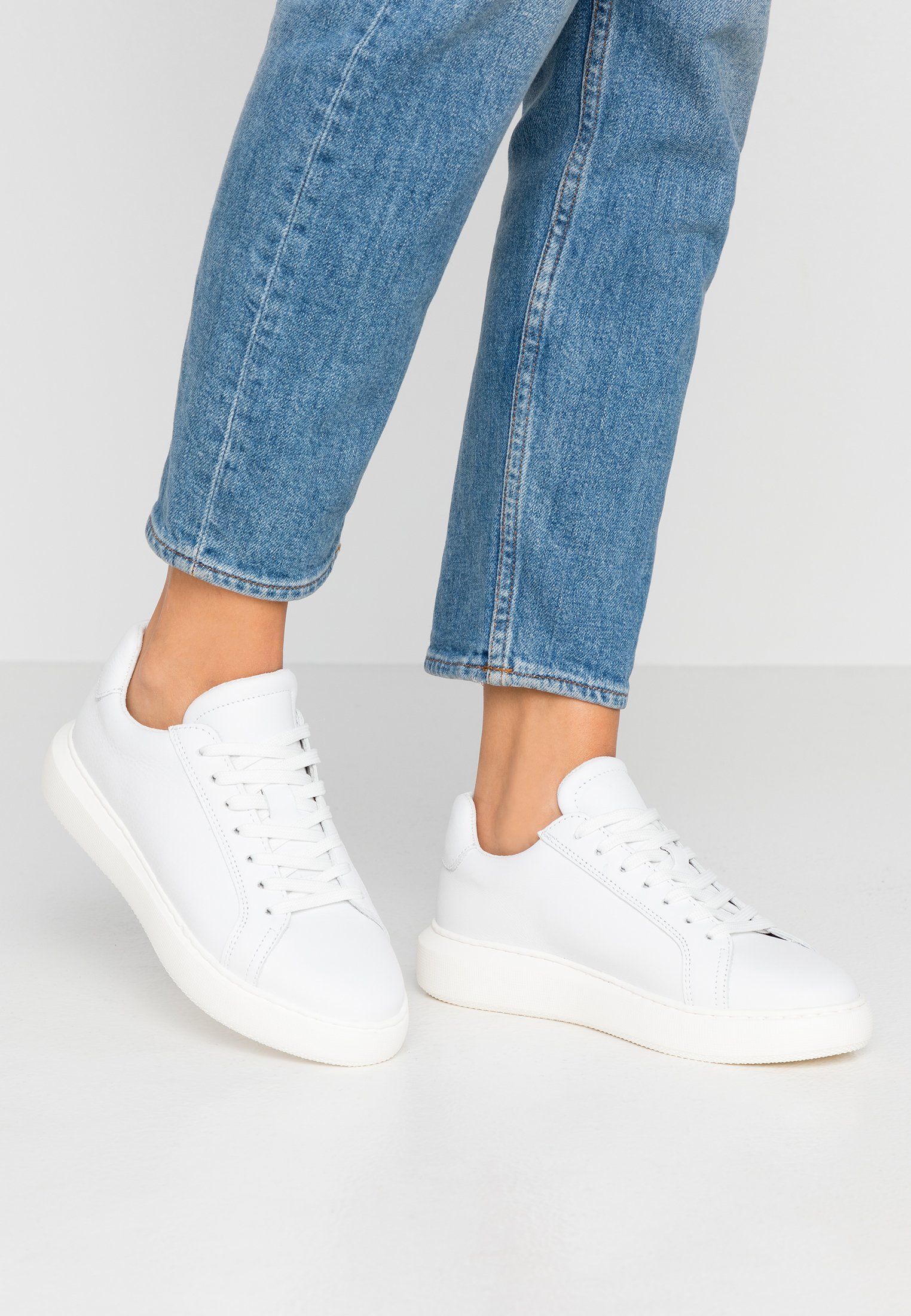 bianco sneakers
