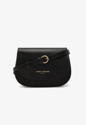 Sac à épaule en cuir noir avec une silhouette courbée, quincaillerie dorée et logo en relief. Bandoulière ajustable pour un port polyvalent.