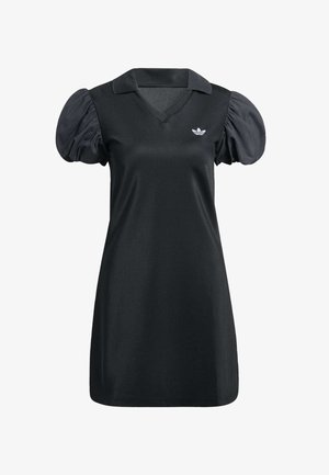 Czarna sukienka z dekoltem w serek, krótkimi bufkowatymi rękawami i teksturowanym materiałem. Na lewej piersi znajduje się małe białe logo.