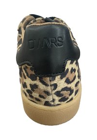 Leopardenmuster-Sneaker mit einem strukturierten Wildleder-Obermaterial und einer schwarzen Leder-Ferse. Auffälliges Logo 'D'MARS' ist an der Ferse geprägt. Gummisohle.