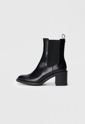 HUGO, Bottines à talons hauts - black