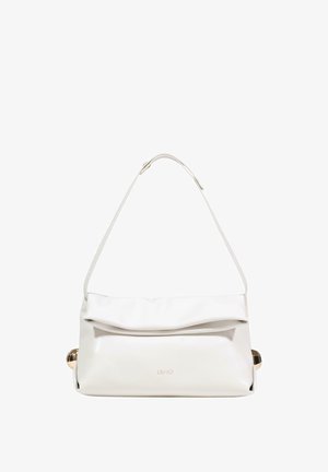 Borsa a tracolla in pelle bianca con morbida patta a piega, dettagli in metallo dorato sui lati e tracolla singola regolabile.