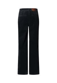 Zwarte corduroy broek met een rechte pijp, voorzien van twee achterzakken en een bruine leren accenten bij de tailleband.