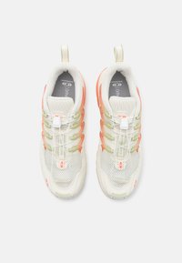 Salomon Sportstyle ACS OG UNISEX - Tossud - vanilla ice/celadon green/fresh salmon