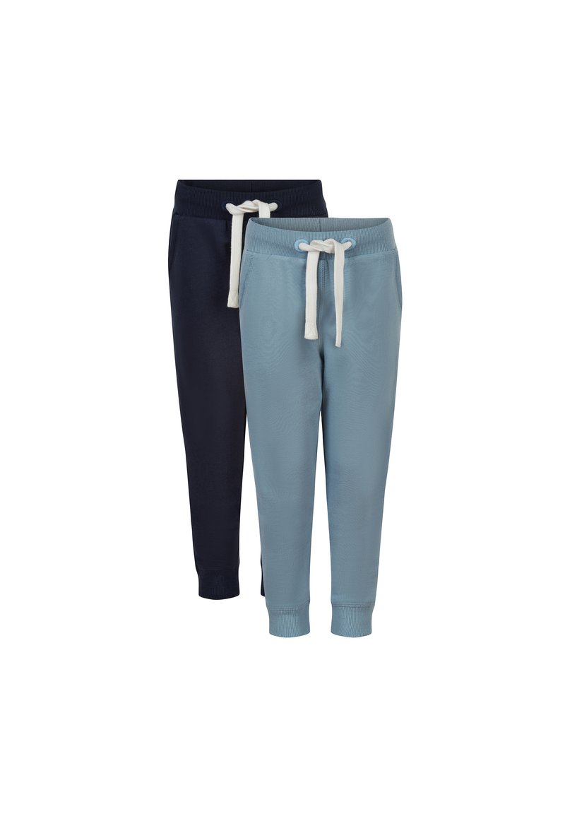 Dwie pary spodni dresowych: jedna w kolorze granatowym, a druga w jasnoniebieskim. Obie charakteryzują się miękką teksturą, elastycznym paskiem w pasie oraz białymi sznurkami.