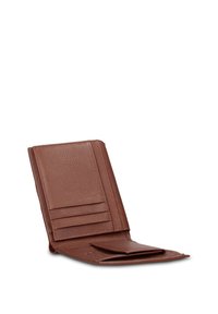 Bruine leren portemonnee met een gestructureerde afwerking, meerdere kaartsleuven en een uitklapbaar vak voor contant geld of munten. Compact en functioneel ontwerp.