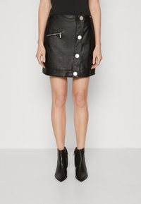 gonna armani exchange