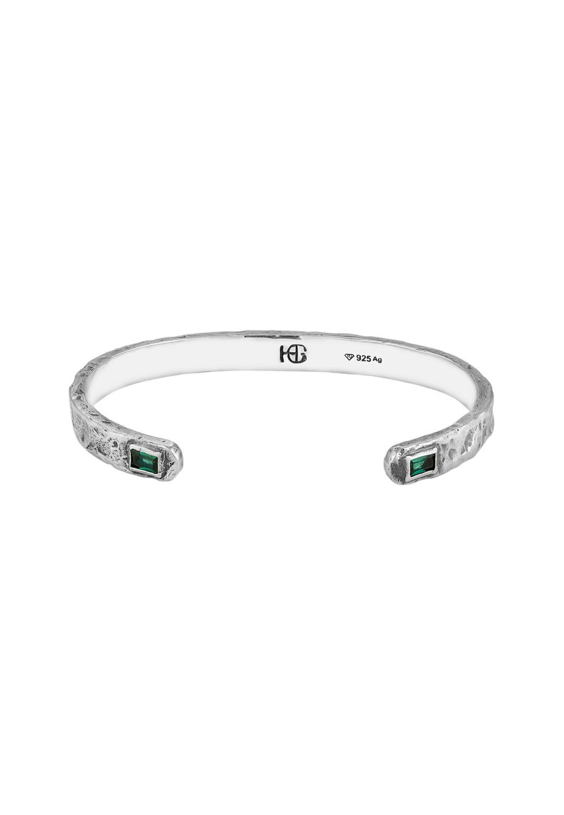 Ställbar armband i sterlingsilver med strukturerad yta, försett med två rektangulära gröna ädelstenar i varje ände. Märkt 925.