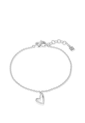 Silberkette mit einem offenen herzförmigen Anhänger und verstellbarem Verschluss mit kleinem quadratischem Anhänger.