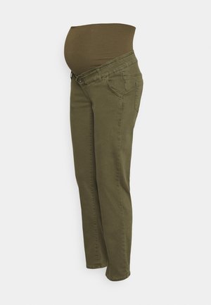 Jeans de maternidade em verde oliva, com um cós elástico, design de perna reta e estilo clássico de cinco bolsos. Textura suave e lisa.