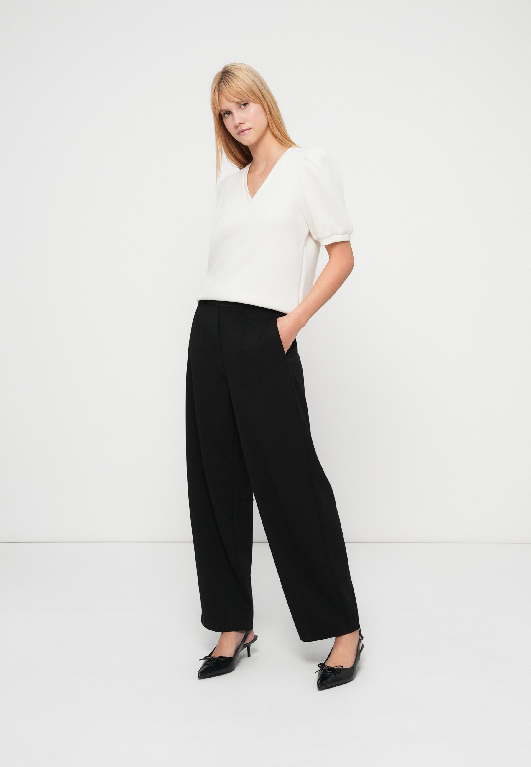 Object OBJLISA BARREL PANT - Trousers - black - Zalando