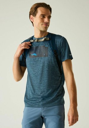 Regatta, REGATTA FINGAL MARL SHORT SLEEVED GRAPHIC T-SHIRT SHORT SLEEVED T-SHIRTS - T-shirt con stampa - night sky marl