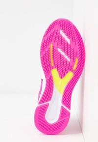 Puma Chaussures de running sur route - pink