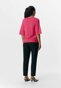 Object STRICK - Camiseta estampada - raspberry sorbet