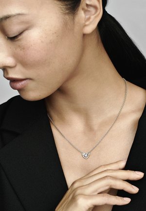 Pandora RADIANT HEART & FLOATING STONE COLLIER - Collana - silver coloured