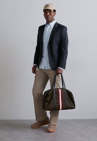 Bally CODE DUFFLE - Sac week-end - fango/black