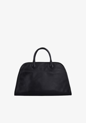 Schwarze Lederhandtasche mit abgerundeten oberen Griffen und einer strukturierten, trapezförmigen Form auf weißem Hintergrund.