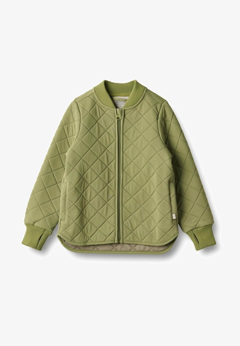 Veste matelassée vert clair avec col et poignets côtelés, fermeture éclair à l'avant, et ourlet arrière légèrement plus long.