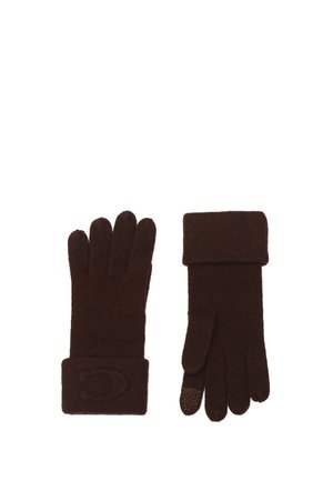 Par de guantes tejidos de color marrón oscuro con puños doblados, un guante muestra la punta del dedo texturizada para uso en pantalla táctil, sobre fondo blanco.