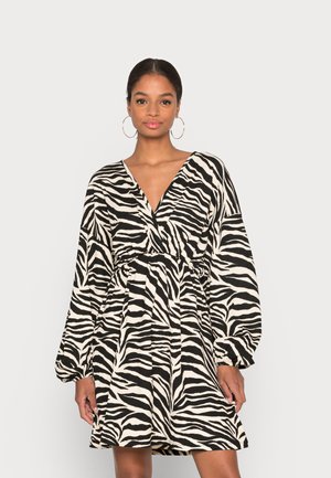 Wickelkleid leo - Die ausgezeichnetesten Wickelkleid leo auf einen Blick