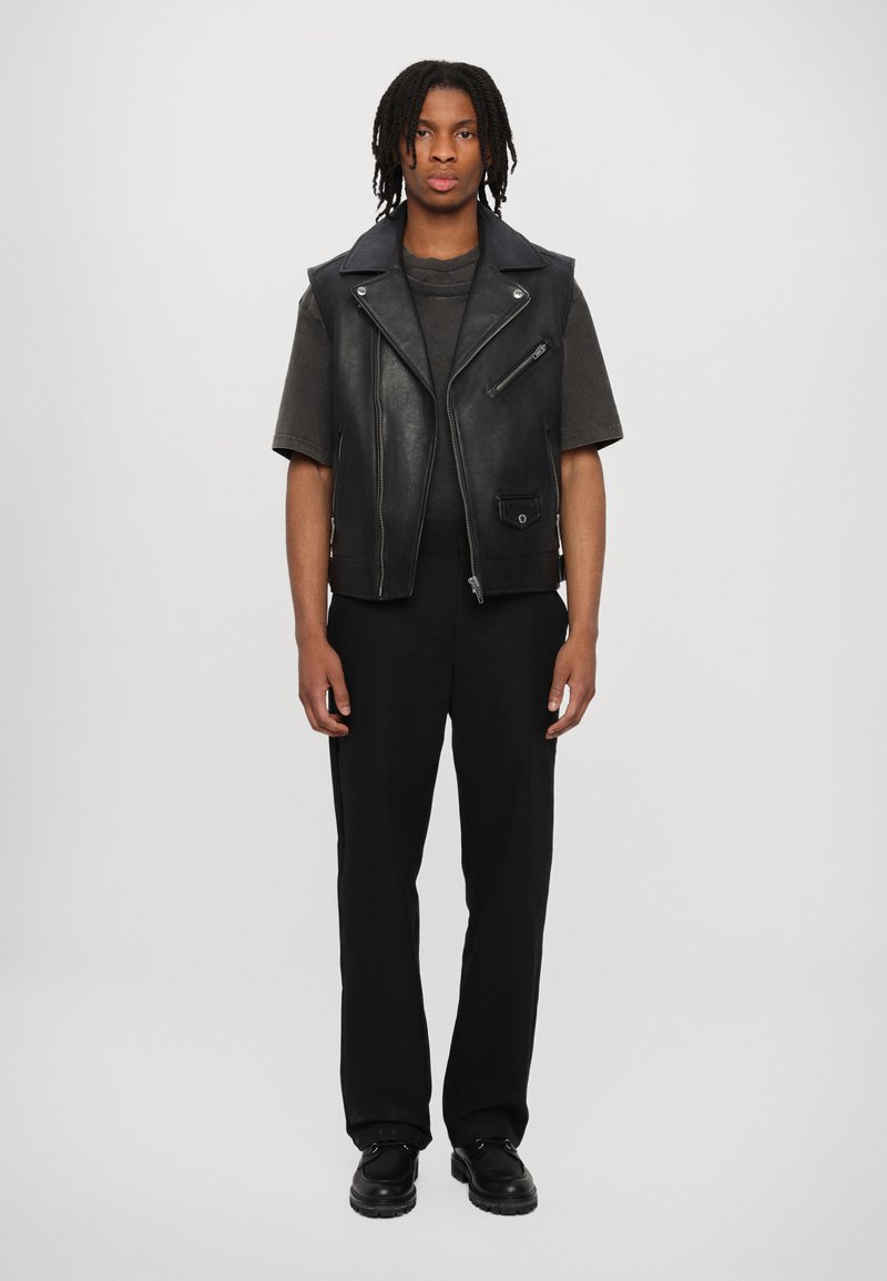 Han Kjøbenhavn - STRAIGHT LEG TROUSERS UNISEX - Kelnės - anthracite black, Padidinti