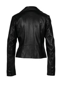 Zwarte leren jas met een getailleerd ontwerp, lange mouwen en een brede reverskraag. Gladde textuur. Aan de achterkant subtiele logo-borduring nabij de nek.