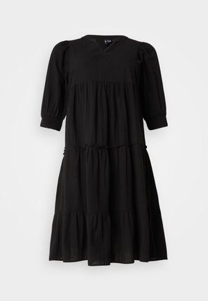 Czarna sukienka warstwowa z dekoltem w kształcie litery V, bufiastymi rękawami i elastycznymi mankietami. Wykonana z lekkiego materiału, charakteryzuje się zwiewną sylwetką i subtelną teksturą.