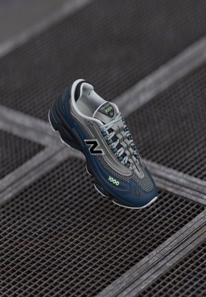 M1000 UNISEX - Trainers - deep ocean