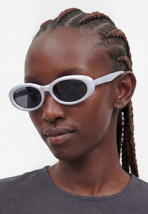 Roxy SKYNN - Lunettes de soleil - silver-coloured/grey