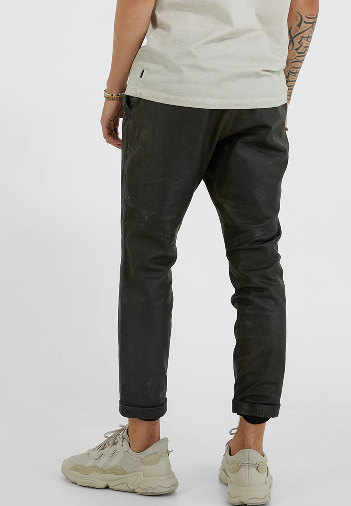 Tigha KAYLEN CROPPED COW LEATHER - Leren broek - vintage black/zwart -  Zalando.nl