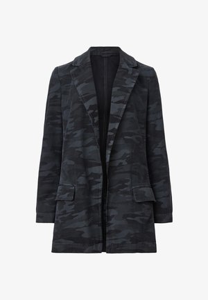 Schwarzer Camouflage-Blazer mit Schößchenkragen, langen Ärmeln und zwei frontalen Taschen. Hergestellt aus weichem Stoff mit glatter Textur.