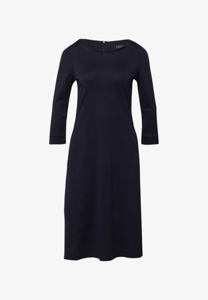 Granatowa sukienka do kolan z rękawami do połowy łokcia, okrągłym dekoltem i zamkiem błyskawicznym z tyłu.