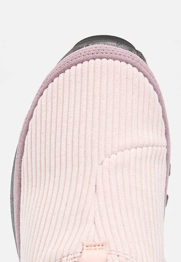 Sneaker low