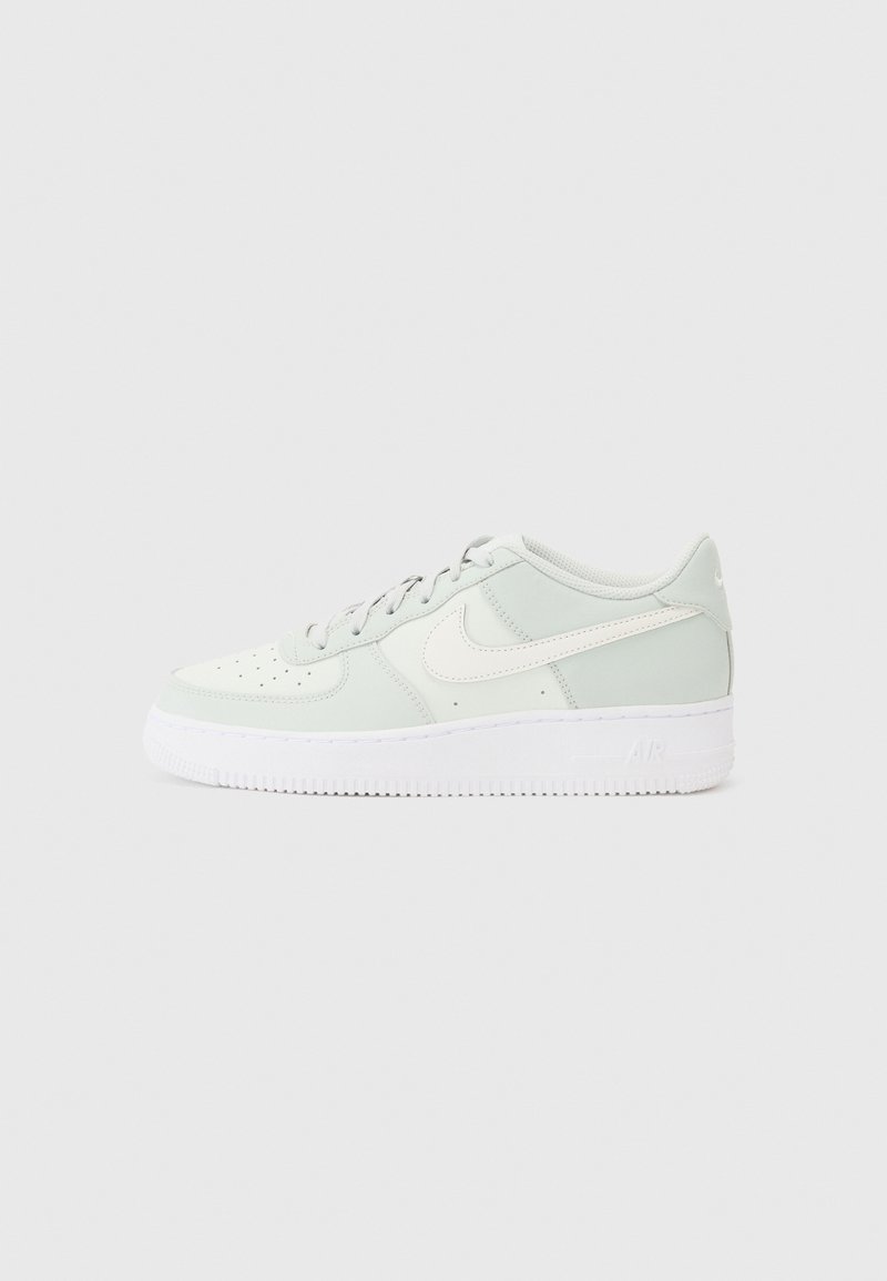 Nike Sportswear - AIR FORCE 1 UNISEX - Matalavartiset tennarit - silver-coloured/sail/spruce aura/white, Suurenna