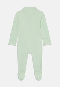Mintgrønn, ribbet babybody med lange ermer, krage og elastiske mansjetter ved anklene for en tettsittende passform. Bakside.
