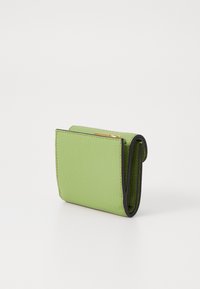 Coccinelle BEAT SOFT - Portefeuille - guacamole