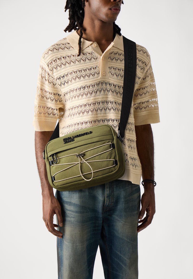 Karl Lagerfeld Jeans UTILITY STRING  - Torba preko tijela - mosstone
