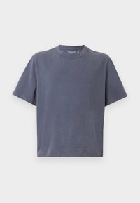 Mørk grå, kortermet t-skjorte laget av myk bomull med klassisk rund hals-design og en avslappet passform. Glatt tekstur uten mønstre.