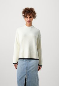 Gina Tricot Tall CONTRAST - Strikkegenser - gardenia