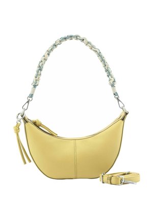 Sac à main en cuir jaune en forme de croissant avec bandoulière tressée bleue et blanche, fermeture éclair, détail pompon et une bandoulière d’épaule supplémentaire réglable.