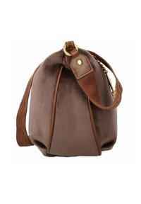 Runde braune Tasche aus weichem Wildleder mit einem strukturierten Tragegurt, goldenen Hardware-Akzenten und einem stabilen Boden. Enthält einen abnehmbaren Schultergurt.
