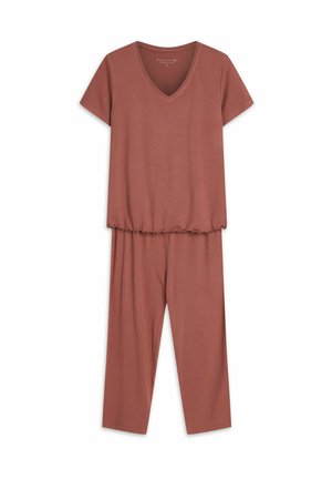Dwu-częściowy zestaw składający się z bluzki z krótkim rękawem i dekoltem w serek oraz spodni do połowy łydki, wykonany z miękkiego materiału w kolorze rdzawym.