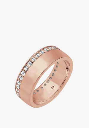 Roségoldring mit einem glatten Band, das entlang einer zentralen Nut mit kleinen klaren Kristallen verziert ist. Innen mit "925" markiert.