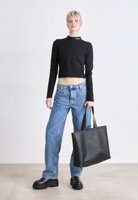 Calvin Klein Jeans SCULPTED SLIM TOTE - Shopping bag - black